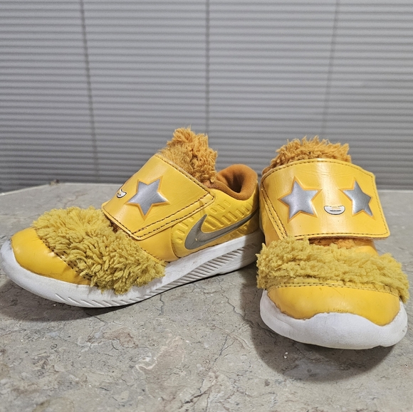 Nike Star Runner 2 Lil DC4405-700 Size 10C Toddler Shoes Yellow Gently Used - Picture 4 of 8